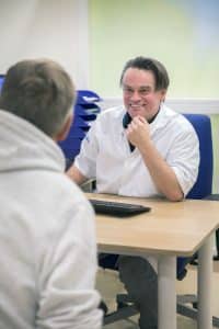 Dr. E de Visser Dr. E de Visser